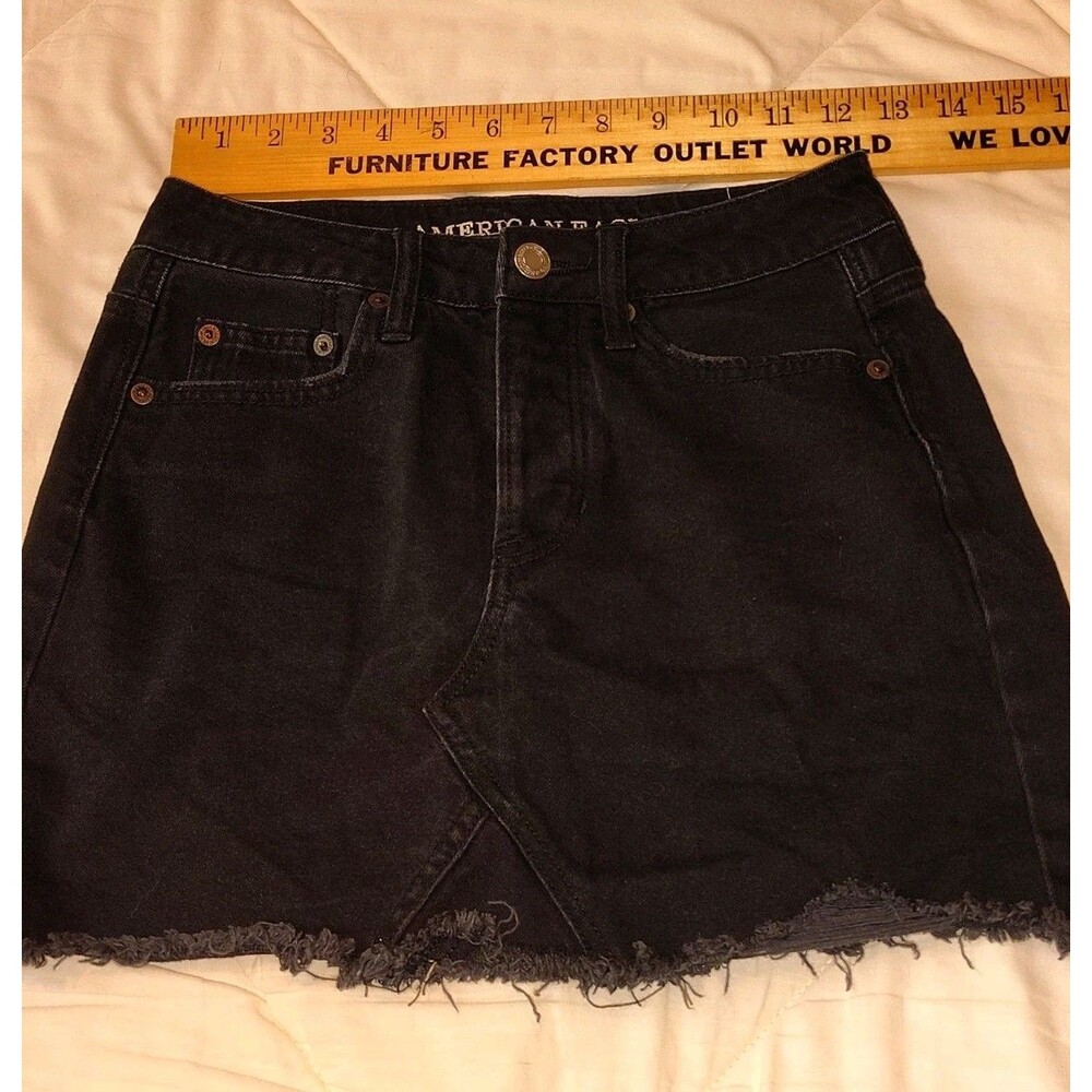 American Eagle Black Denim Mini Skirt Raw Fray Hem 5-Pocket Size 00 Very Good... - Picture 5 of 8